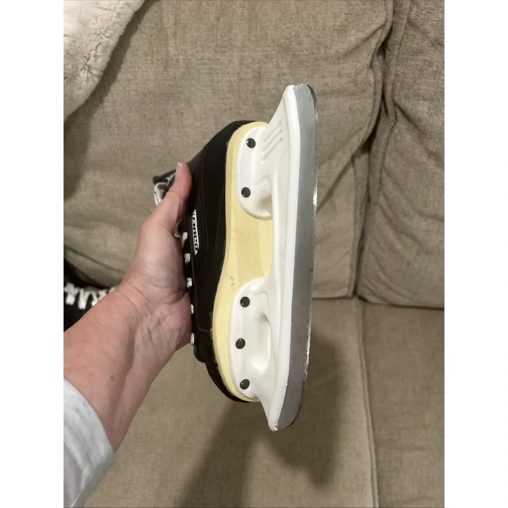 Bauer Impact‎ 200 Youth 7 1/2 To 8 Ice Hockey Skates. 1x Use
